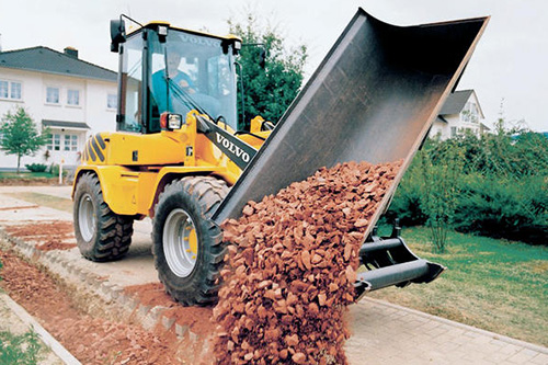 Maschinenverleih-Bockhorni-Vermietung-Verleih-Seitenkippschaufel-500x333