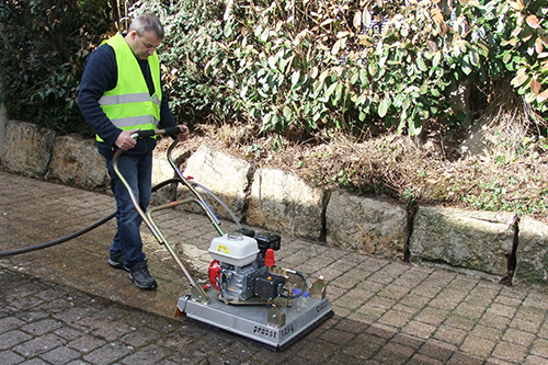 Maschinenverleih-Bockhorni-Vermietung-Verleih-Flaechenreiniger-easy-clean-500x333