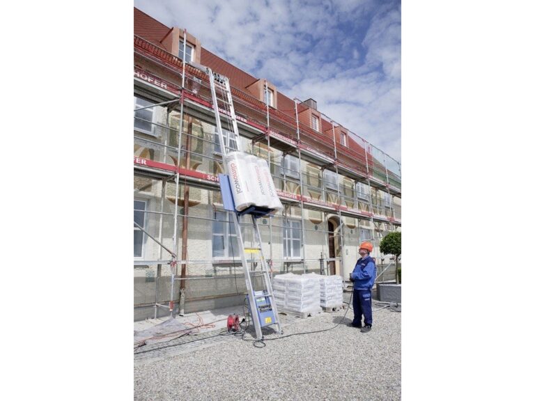 Schrägaufzug Aufzüge / Gerüste / Hebezeuge einfach mieten bei