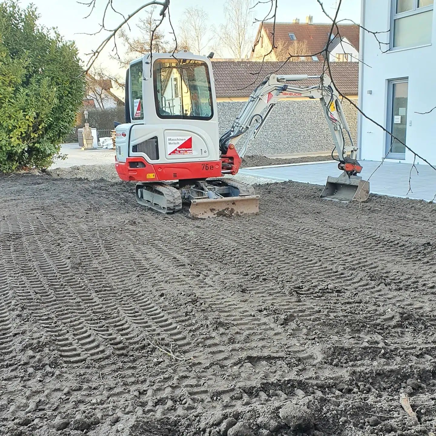 Der Kettenbagger Takeuchi TB225 im Einsatz.